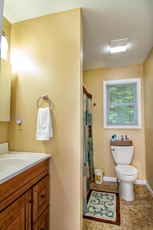 Cabin By The Creek With Private Creek Access Tannersville Buitenkant foto